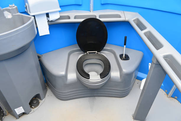 Best Portable bathroom rental  in Dimondale, MI